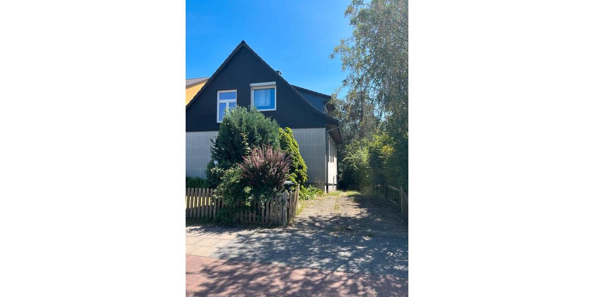 Einfamilienhaus Wolfenbüttel Ahlum - 8 Zimmer, 180 m&sup2;, 1.800&euro; | Angebot:25980738
