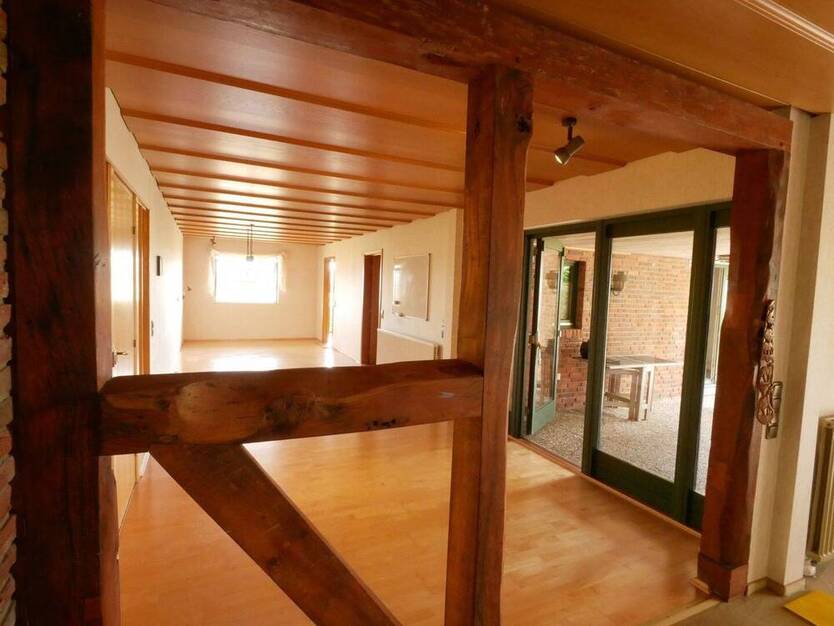 Einfamilienhaus in Traumlage mit großem Grundstück