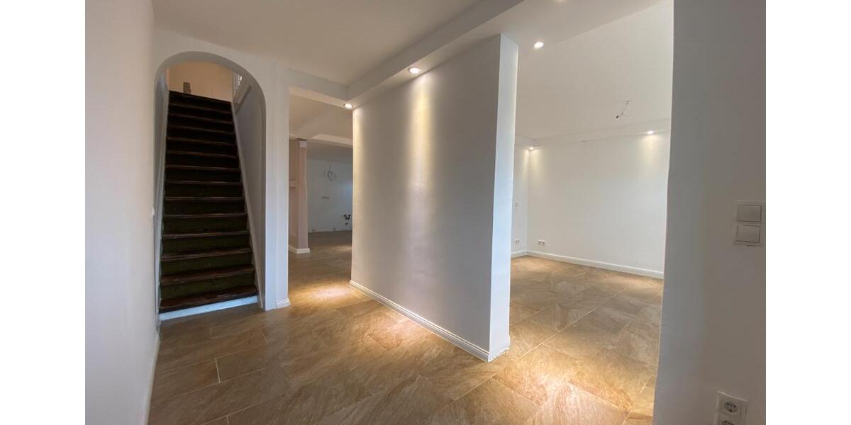 Doppelhaushälfte Bad Salzdetfurth - 6 Zimmer, 140 m&sup2;, 159.000&euro; | Angebot:27195367
