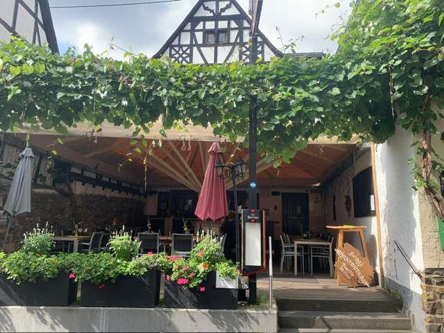 Gastronomie in Winningen 419.000 € 255 m²