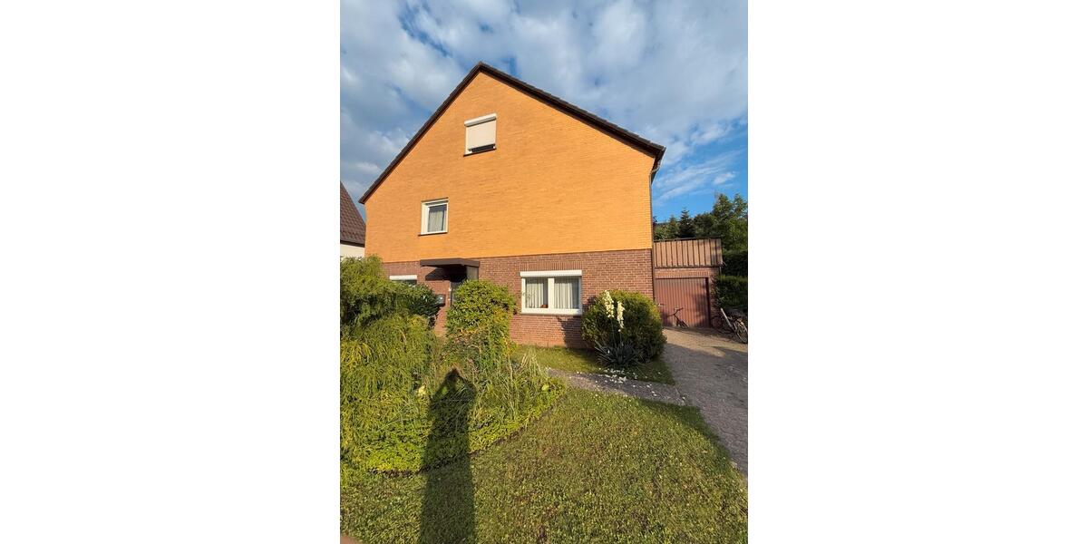 Einfamilienhaus Bad Salzdetfurth - 8 Zimmer, 250 m&sup2;, 295.000&euro; | Angebot:26816511