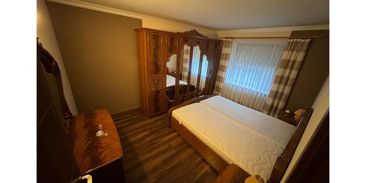 Etagenwohnung Lengede - 6 Zimmer, 151 m&sup2;, 1.350&euro; | Angebot:25293036