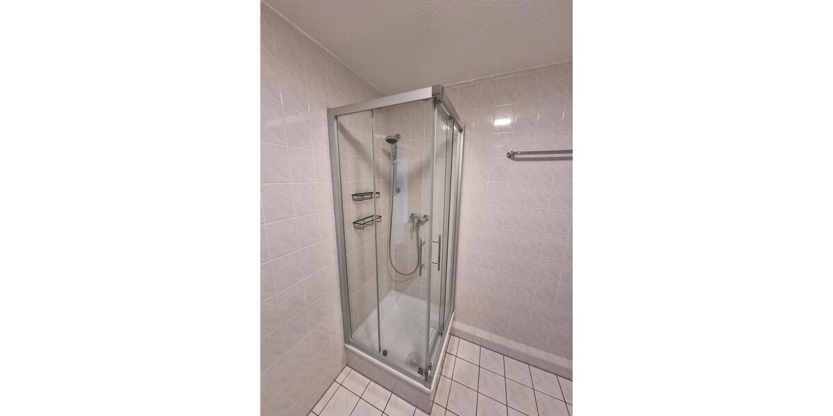 Renovierte gemütliche Dachgeschoss Wohnung 2 zimmer