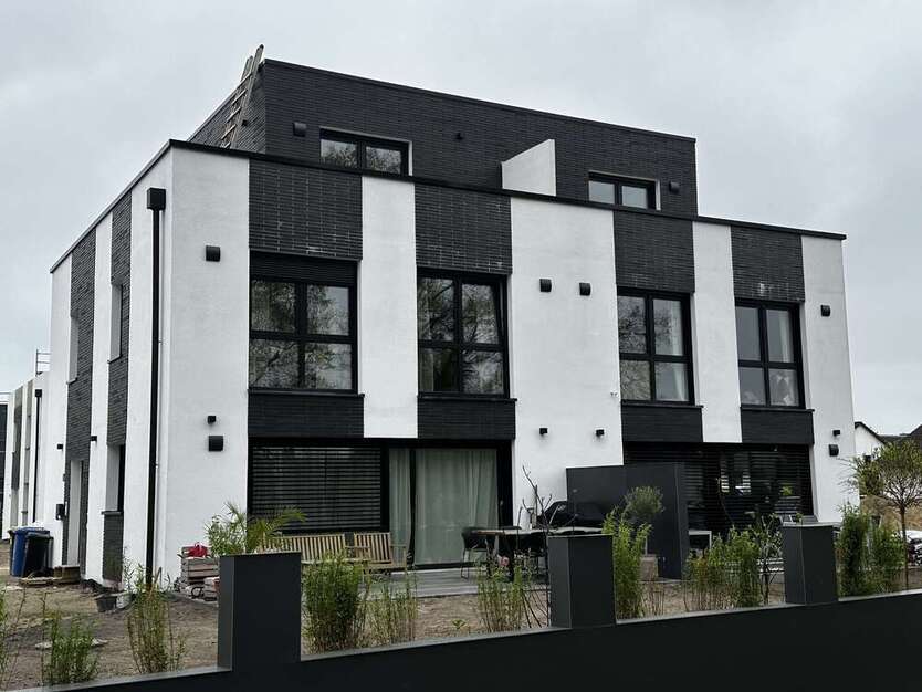 Haus zum Mieten in Braunschweig 2.000 € 156 m²