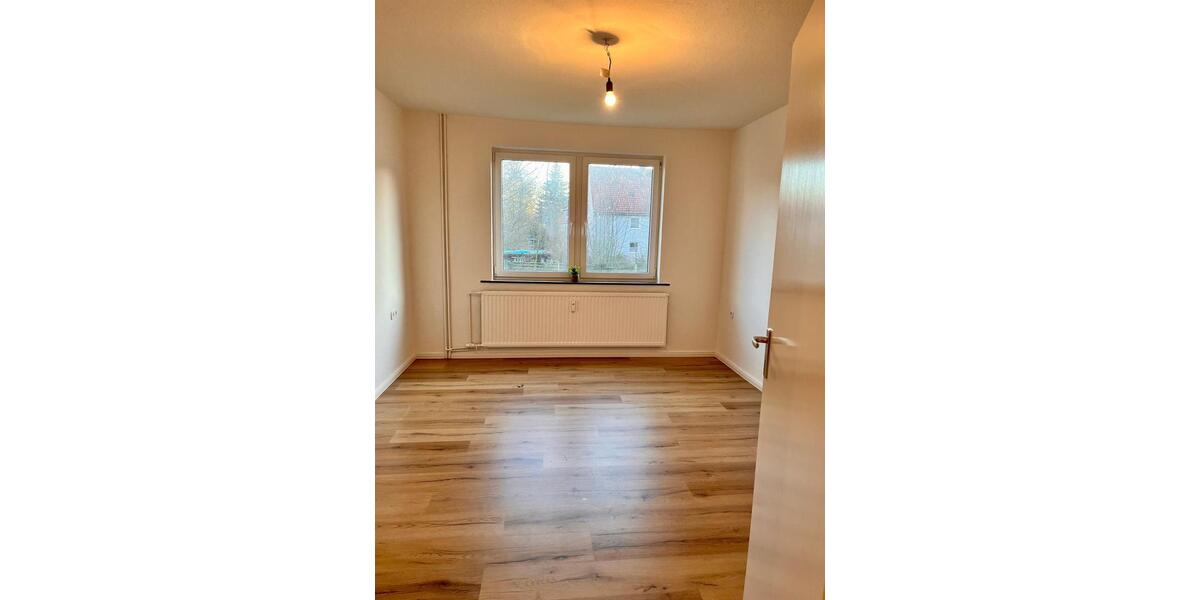 Einfach einziehen und wohlfühlen. Wohnung mit Balkon! 3 zimmer