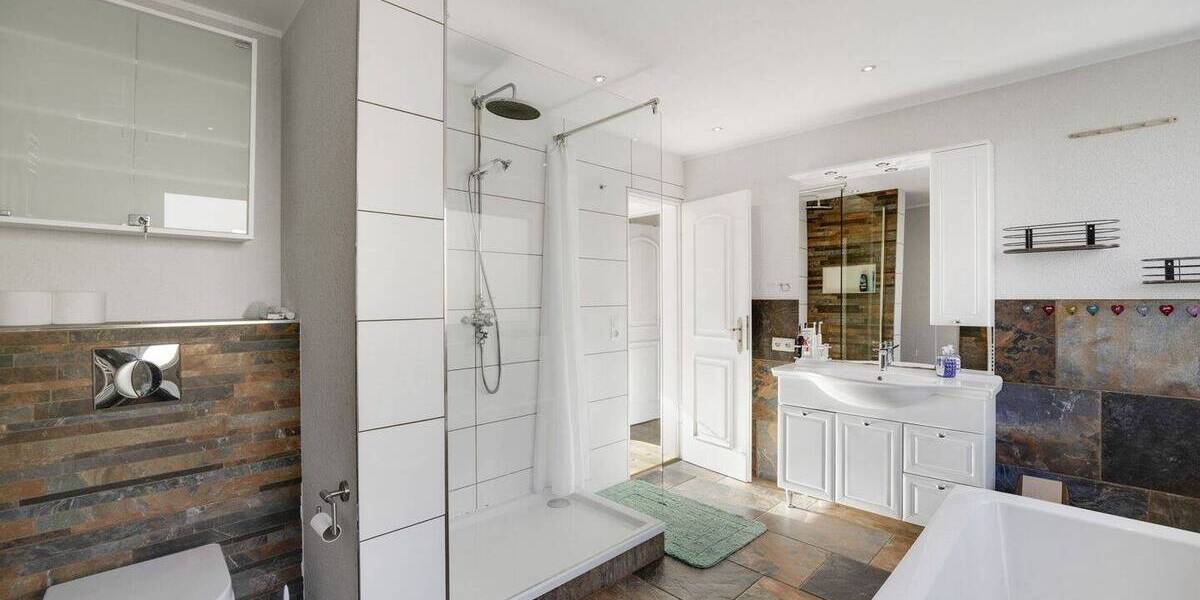 PROVISIONSFREI | Endhaus mit großem Garten in Top Lage - sofort bezugsfrei! 7 zimmer