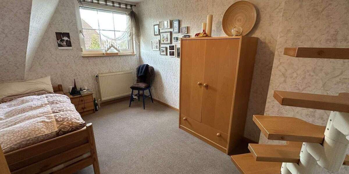 Mehr Raum als gedacht - Doppelhaushälfte mit 2 Carports, ausgebautem Spitzboden & Südwestterrasse 5 zimmer