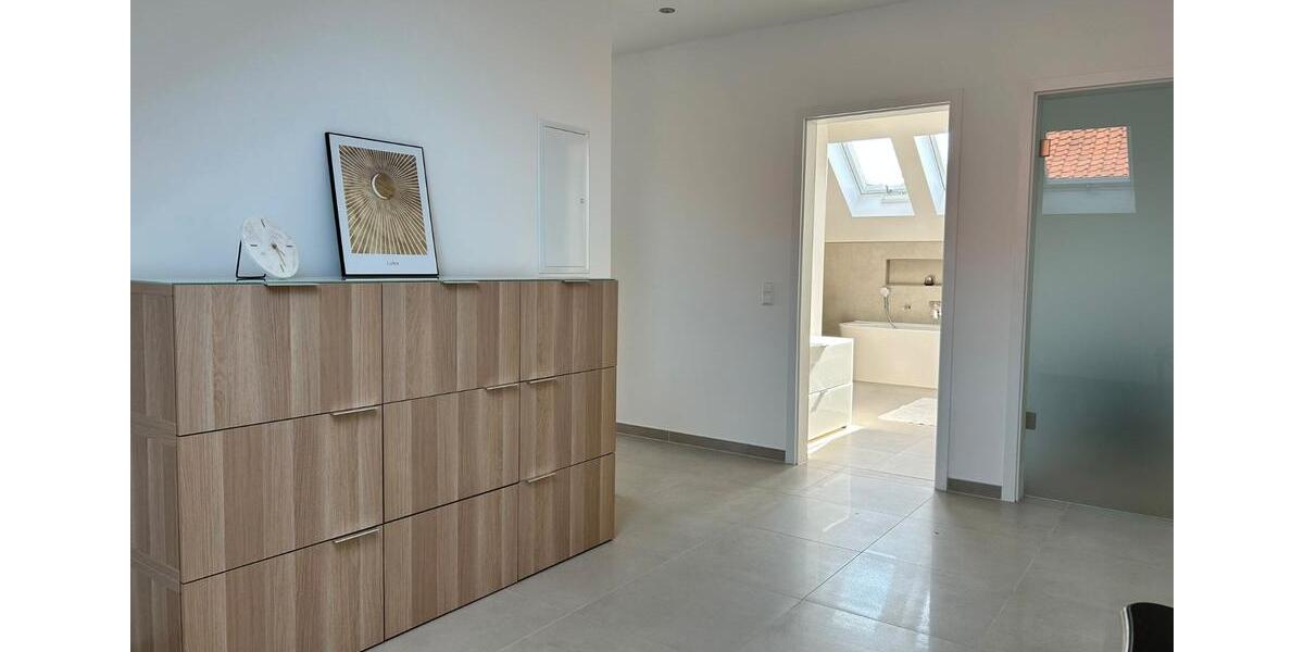 Dachgeschoßwohnung Vechelde - 3 Zimmer, 112 m&sup2;, 1.600&euro; | Angebot:26096543