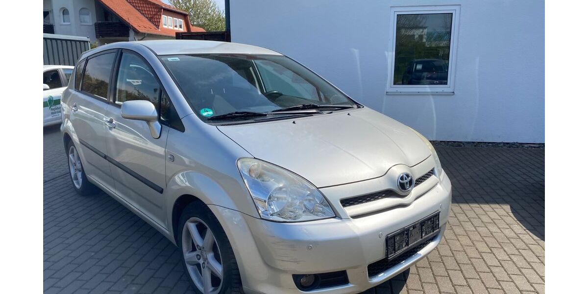 Toyota Corolla Verso 240.000 km 2.990 &euro; Goslar 38644