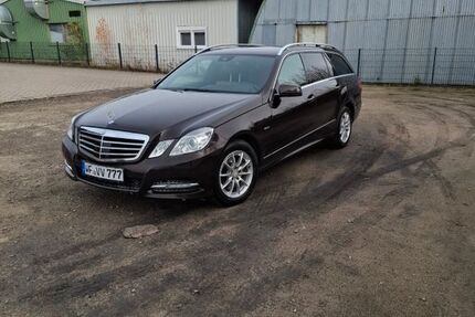 Mercedes-Benz E 250 226.000 km 11.250 € Denkte 38321