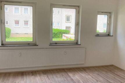 Wohnung Salzgitter Lebenstedt - 3 Zimmer, 58 m&sup2;, 339&euro; | Angebot:26862752