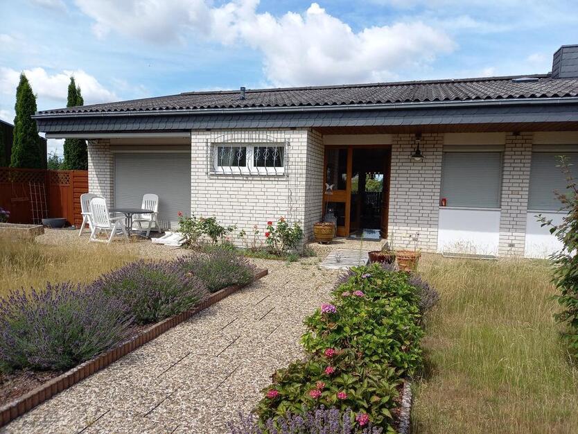 Freistehendes Einfamilienhaus mit Garten, Blick auf Salzgittersee