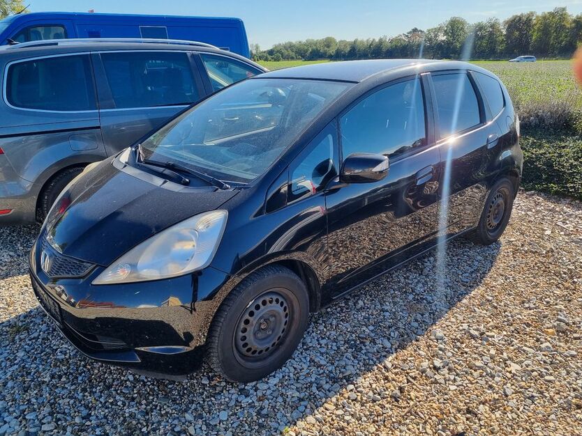 Honda Jazz 170.100 km 3.800 € Braunschweig 38112