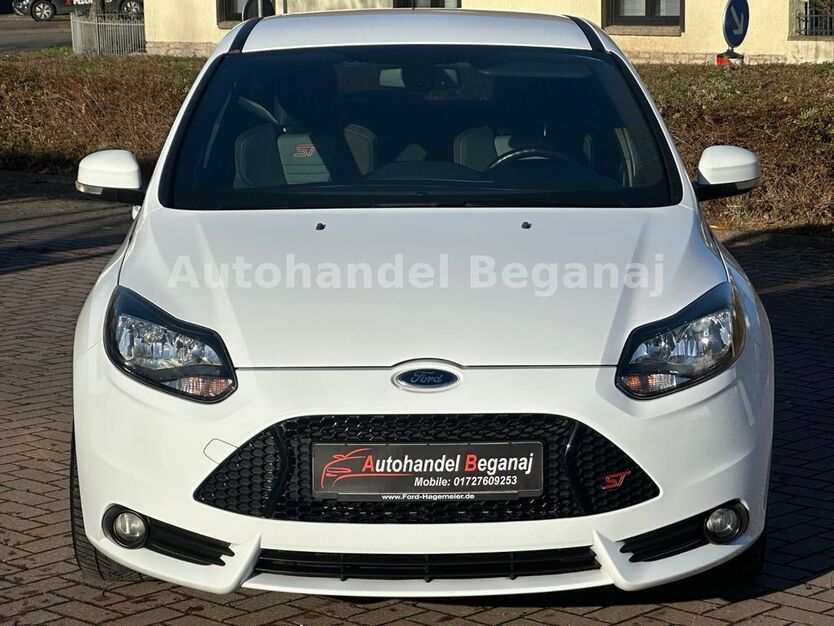 Ford Focus 114.000 km 9.999 € Lamspringe 31195