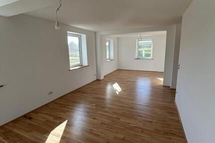 Haus, Einfamilienhaus, Wohnung,kernsaniert zimmer