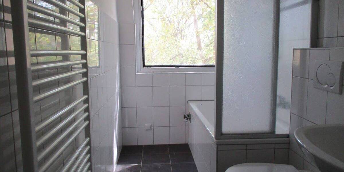Etagenwohnung Salzgitter Lebenstedt - 3 Zimmer, 74 m&sup2;, 425&euro; | Angebot:26307123