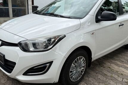 Hyundai i20 112.000 km 5.400 &euro; Adenstedt 31246