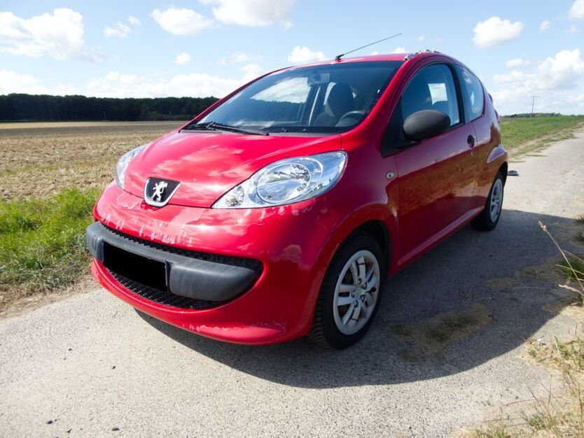 Peugeot 107 176.000 km 1.399 € Burgdorf 38272