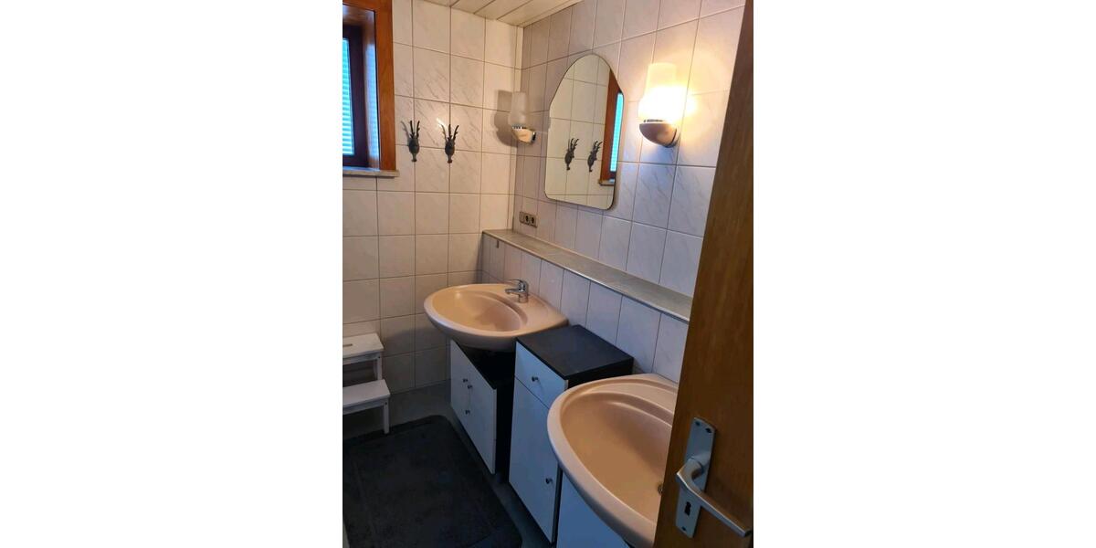 Etagenwohnung Liebenburg - 4 Zimmer, 130 m&sup2;, 750&euro; | Angebot:26282978