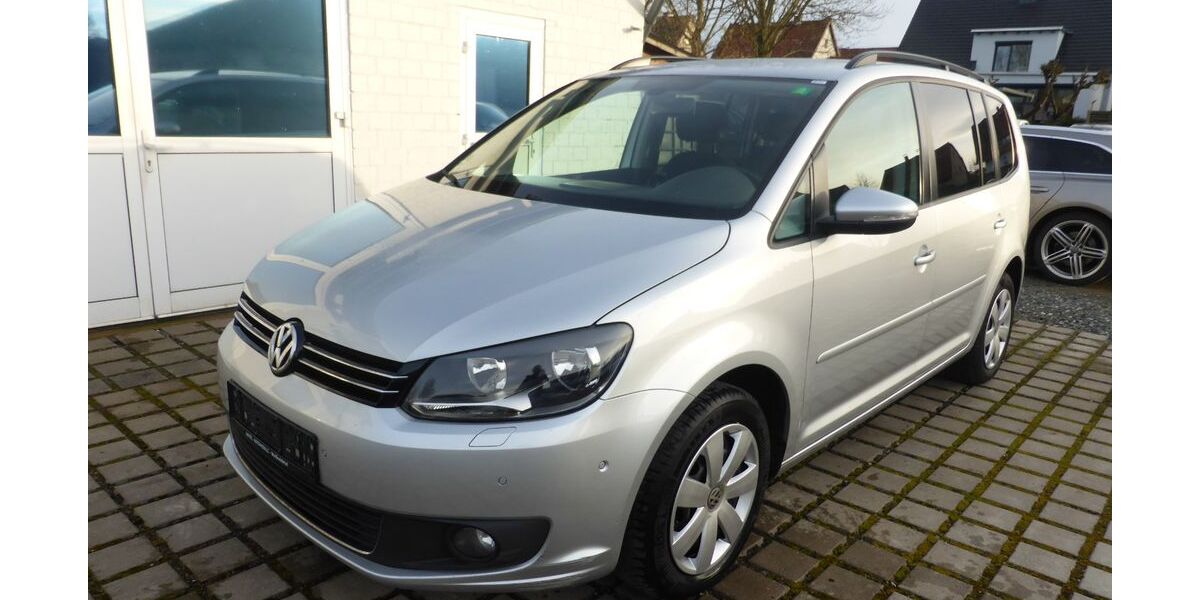 VW Touran 148.500 km 9.890 € Wolfenbüttel 38304