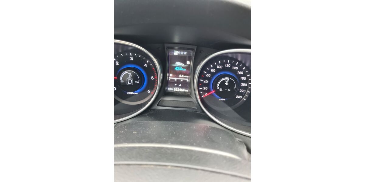 Hyundai SANTA FE 183.000 km 12.200 &euro; Braunschweig 38106