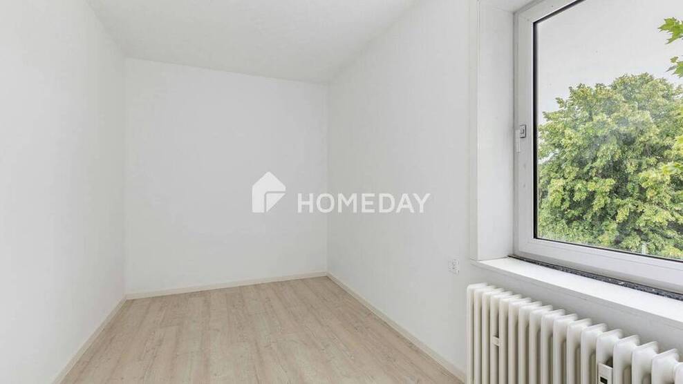 Neu sanierte 3-Zimmer-Wohnung mit überdachtem Balkon in ruhiger Lage