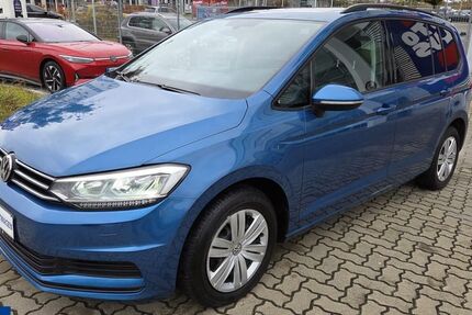 VW Touran 147.487 km 14.599 &euro; Braunschweig 38106