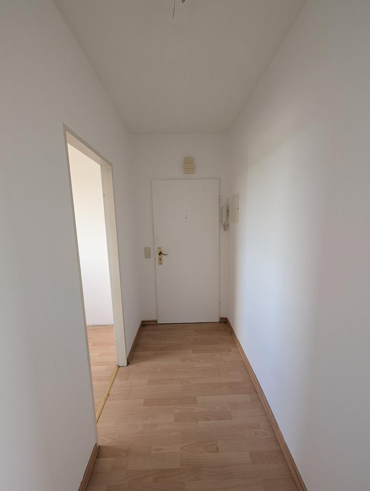 Lichtdurchflutete Wohnung in ruhiger Lage mit Blick über Lehre