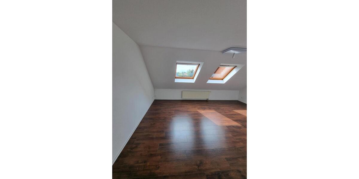 Renovierte gemütliche Dachgeschoss Wohnung 2 zimmer
