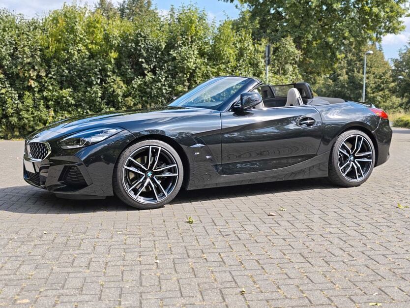 BMW Z4 12.000 km 41.200 € Braunschweig 38124
