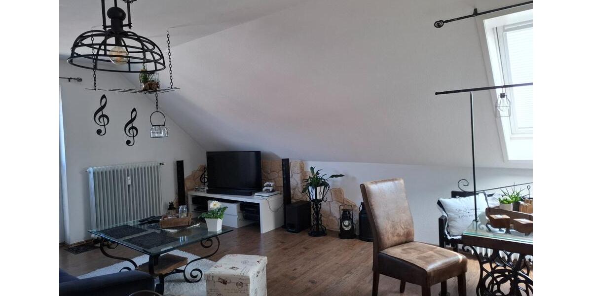 Schöne stilvolle Eigentumswohnung im DG, 3 Zi.,Balkon, Garage 3 zimmer