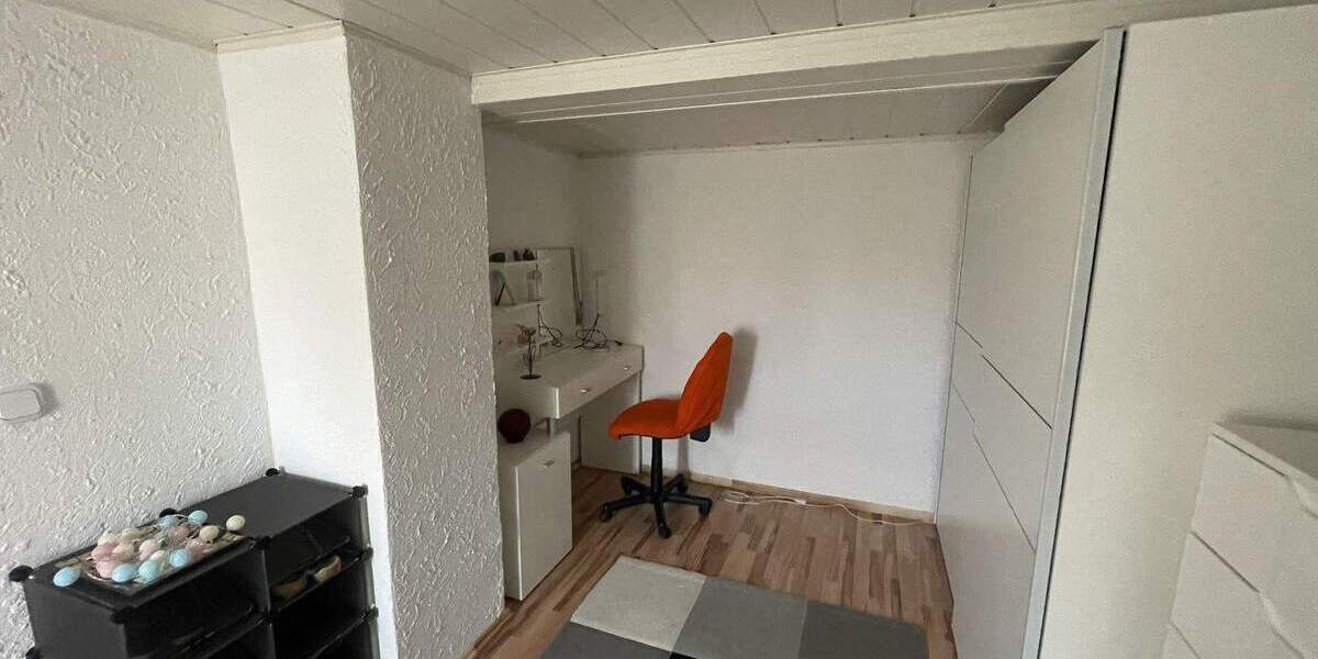 1-2 Familienhaus mit viel Potential 1 zimmer