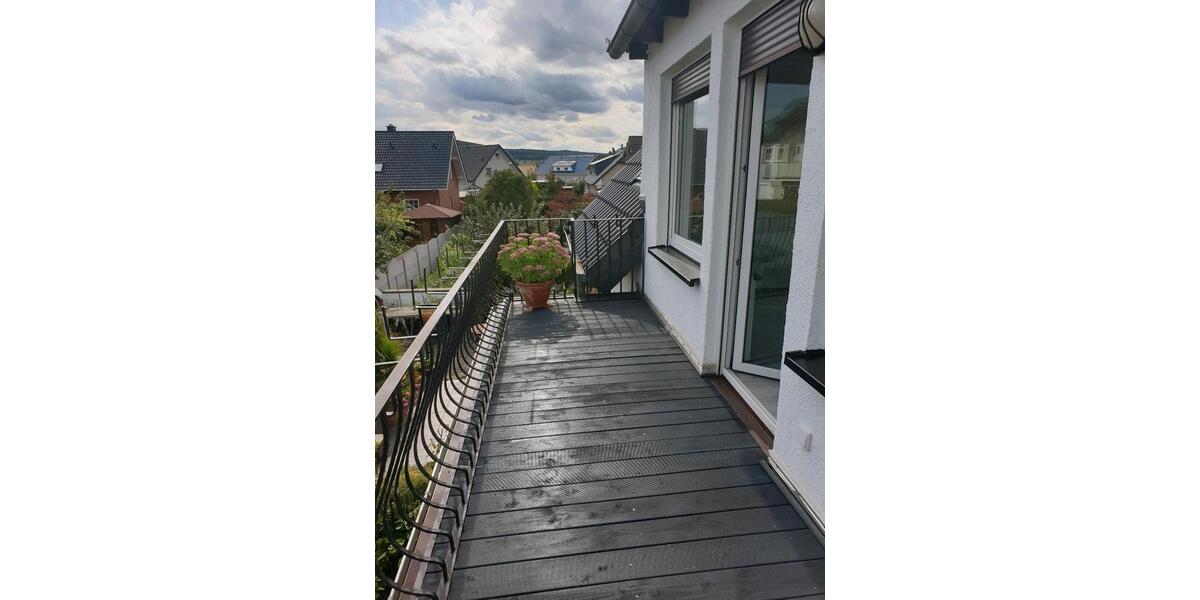 Helle, großzügige 4-Zimmer-Wohnung in Seenähe. zimmer