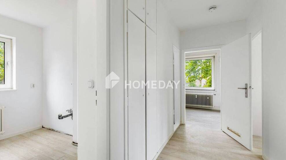 Neu sanierte 3-Zimmer-Wohnung mit überdachtem Balkon in ruhiger Lage