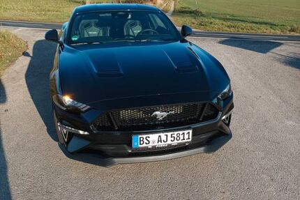 Ford Mustang 17.000 km 50.999 &euro; Braunschweig 38116