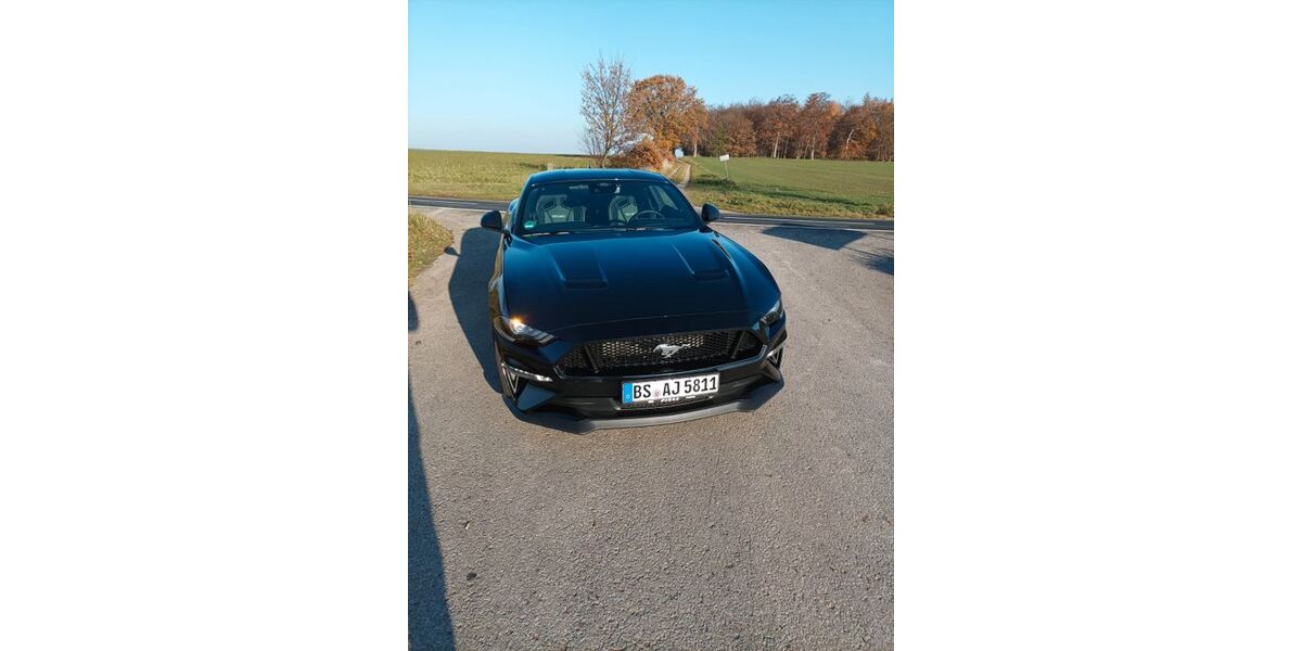 Ford Mustang 17.000 km 50.999 &euro; Braunschweig 38116
