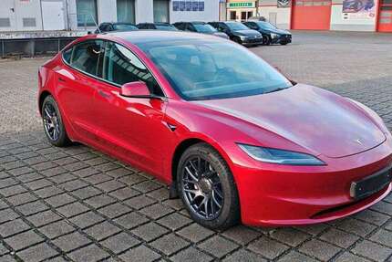 Tesla Model 3 31.139 km 40.770 &euro; Braunschweig 38112