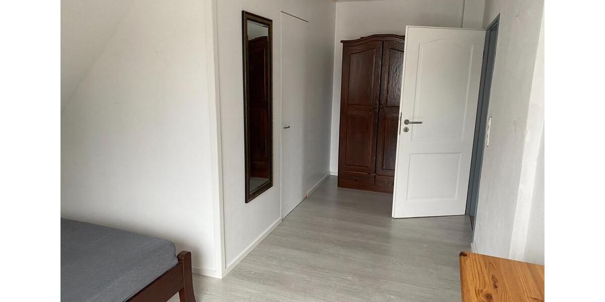 Dachgeschoßwohnung Braunschweig Lehndorf-Watenbüttel - 2 Zimmer, 64 m&sup2;, 172.000&euro; | Angebot:25882677