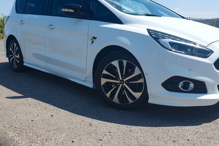 Ford S-Max 111.000 km 21.300 € Hildesheim 31135