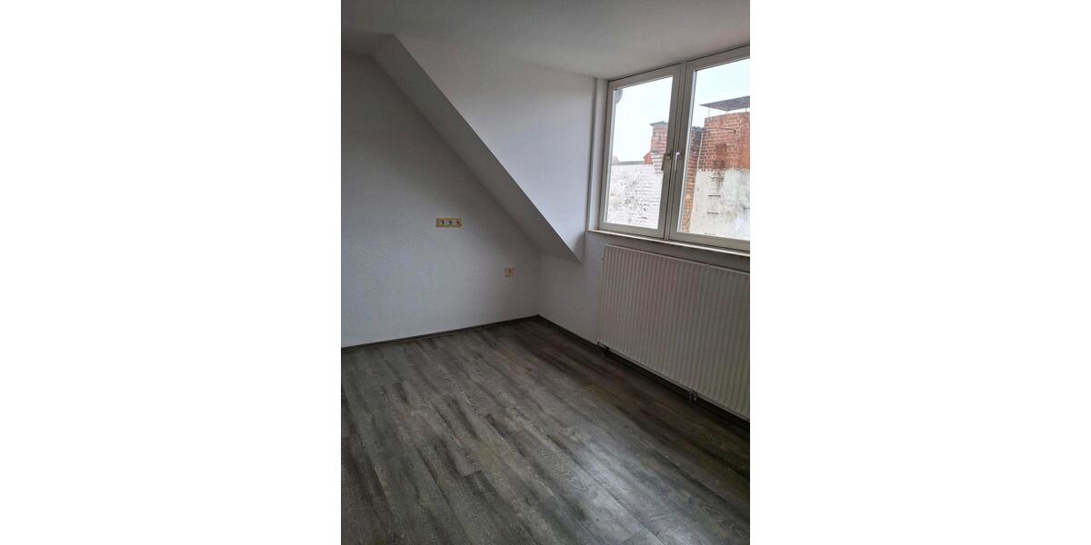 Dachgeschoßwohnung Cremlingen - 2 Zimmer, 75 m&sup2;, 350&euro; | Angebot:24942233