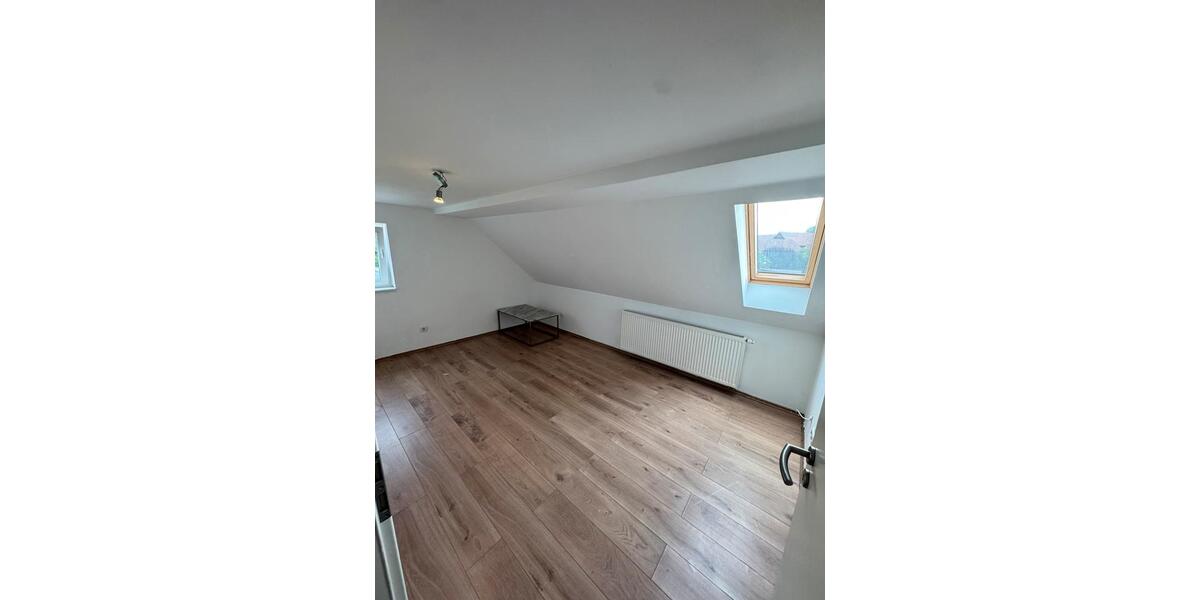 Dachgeschoßwohnung Salzgitter Ortschaft Ost - 2.5 Zimmer, 70 m&sup2;, 600&euro; | Angebot:26419487