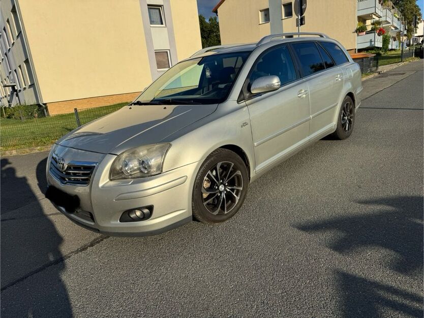 Toyota Avensis 313.000 km 2.600 € Braunschweig 38110