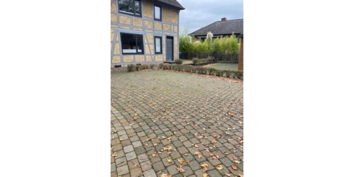 Einfamilienhaus Schwülper - 8 Zimmer, 230 m&sup2;, 2.500&euro; | Angebot:26364965