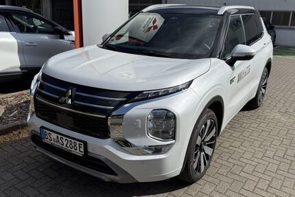 Mitsubishi Plug-in Hybrid Outlander 5.500 km 53.480 € Braunschweig 38126