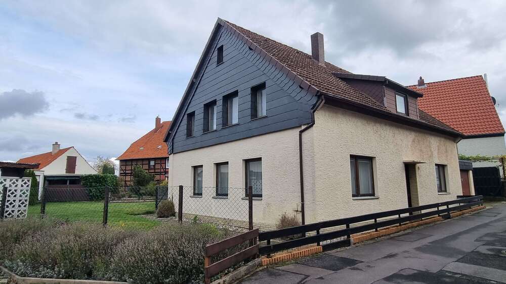 Einfamilienhaus Hildesheim OT Achtum Achtum - 7 Zimmer, 143 m&sup2;, 185.000&euro; | Angebot:24558668