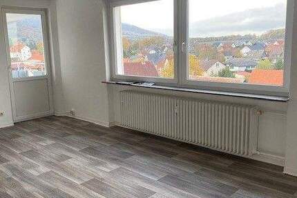 6. OG - FAHRSTUHL IM HAUS - Tolles großes Wohnzimmer, gemütliche Loggia - modernes Tageslichtbad mit Dusche 2 zimmer