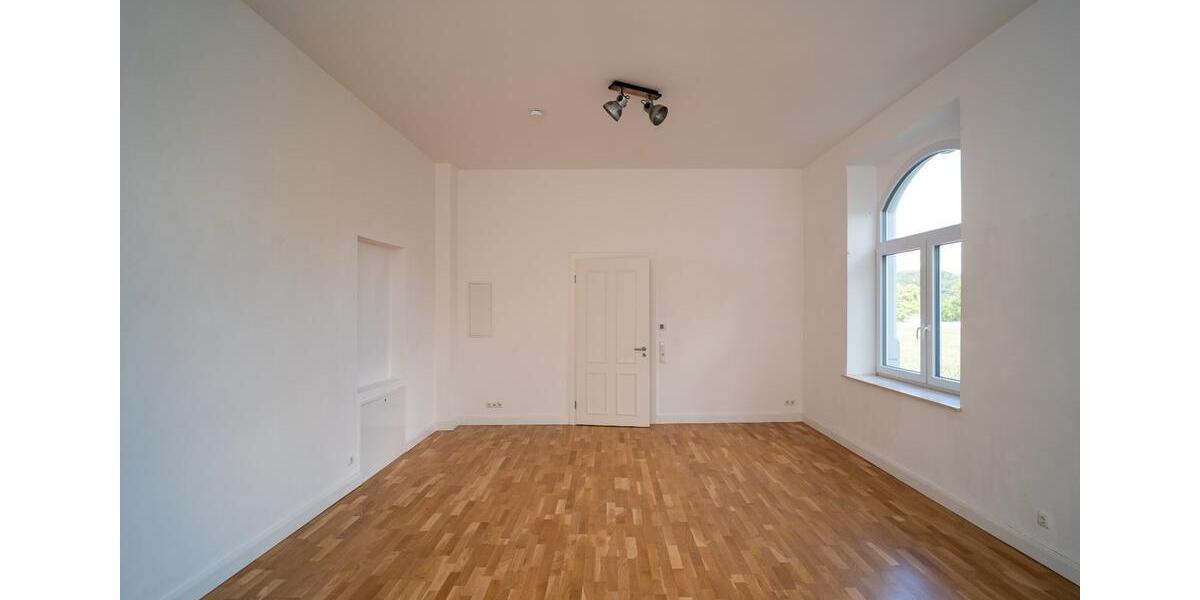 Tolle Altbauwohnung im Herrenhaus 1 zimmer