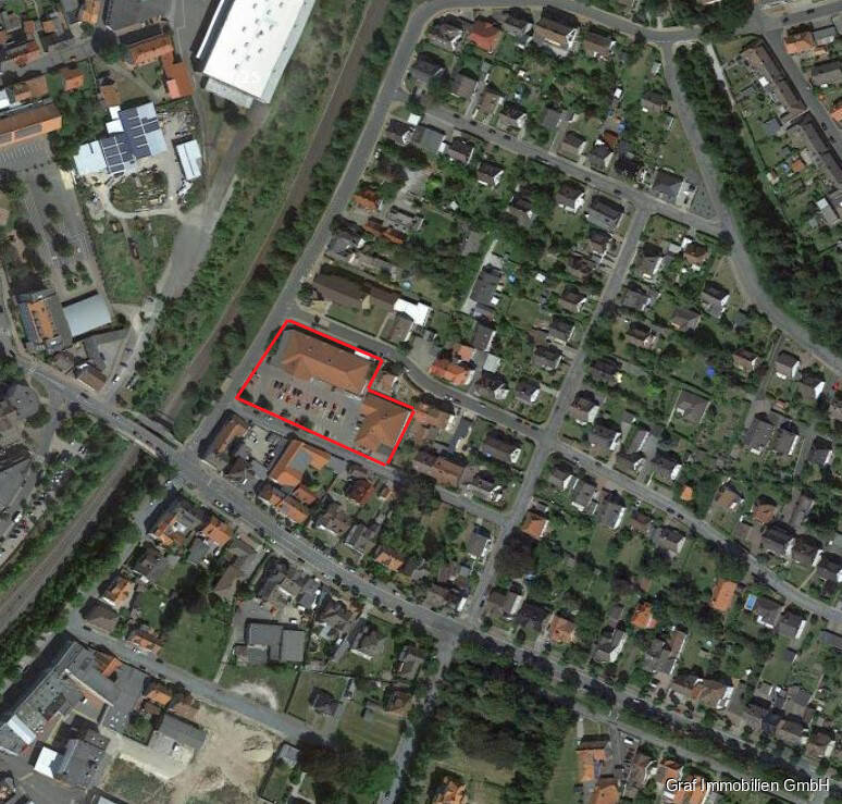 Gewerbegrundstück ca. 4.900 m² bebaut Nutzfläche ca. 1.814 m² großes Einzugsgebiet