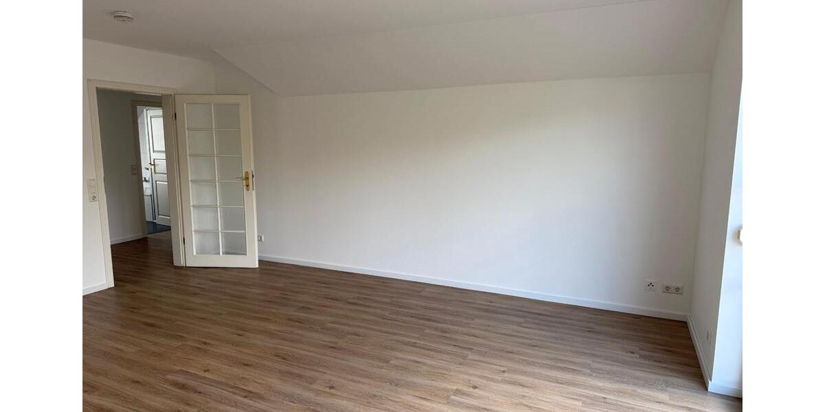 Dachgeschoßwohnung Salzgitter Ortschaft Südost - 3 Zimmer, 84 m&sup2;, 950&euro; | Angebot:26693480