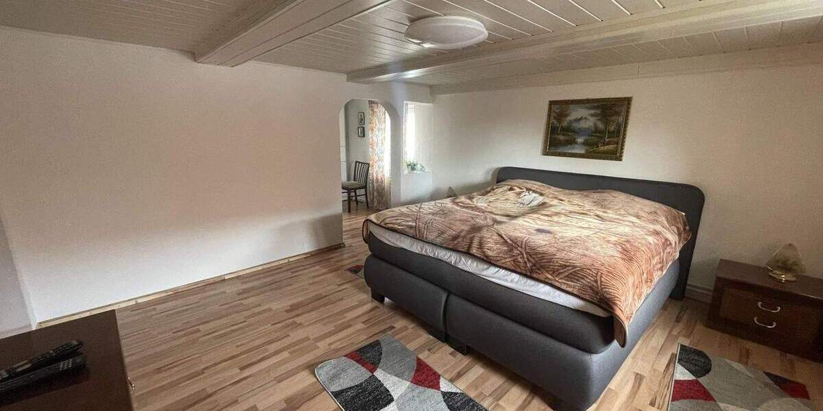 1-2 Familienhaus mit viel Potential 1 zimmer